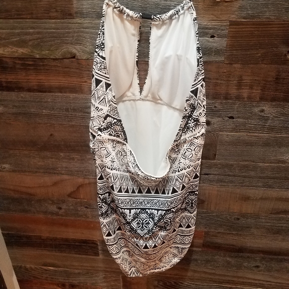 Liz Claiborne one piece swimsuit - Picture 3 of 4